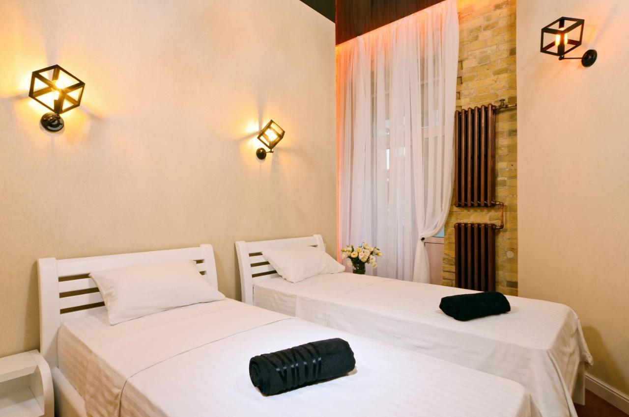 The Key Hotel Kiev Bagian luar foto